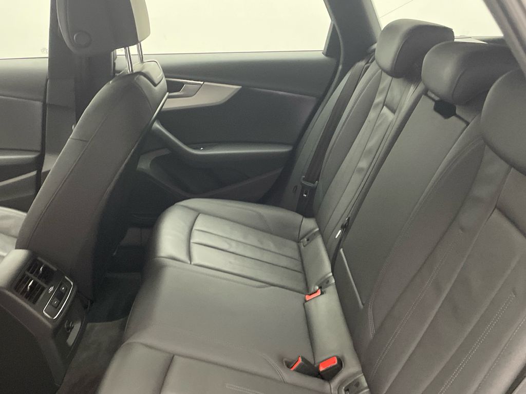 Audi A4 2021