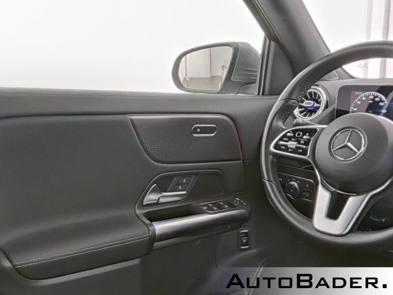 Mercedes-Benz EQA 2023