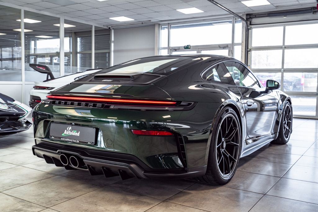 Porsche 992 2025