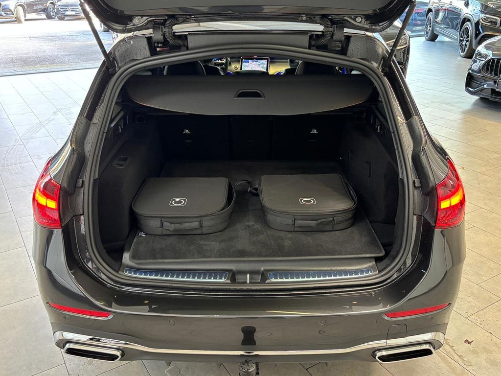 Mercedes-Benz C 300 2025