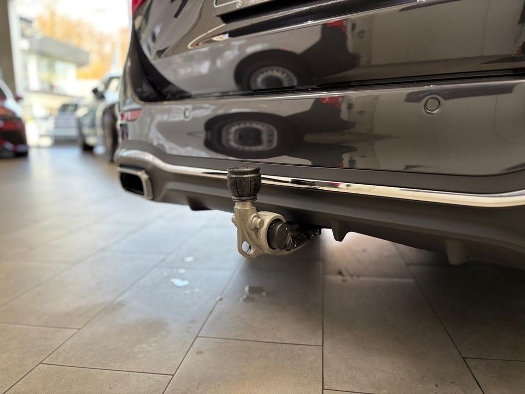 Mercedes-Benz C 300 2025