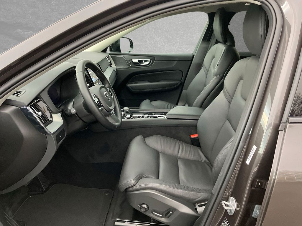 Volvo XC60 2025