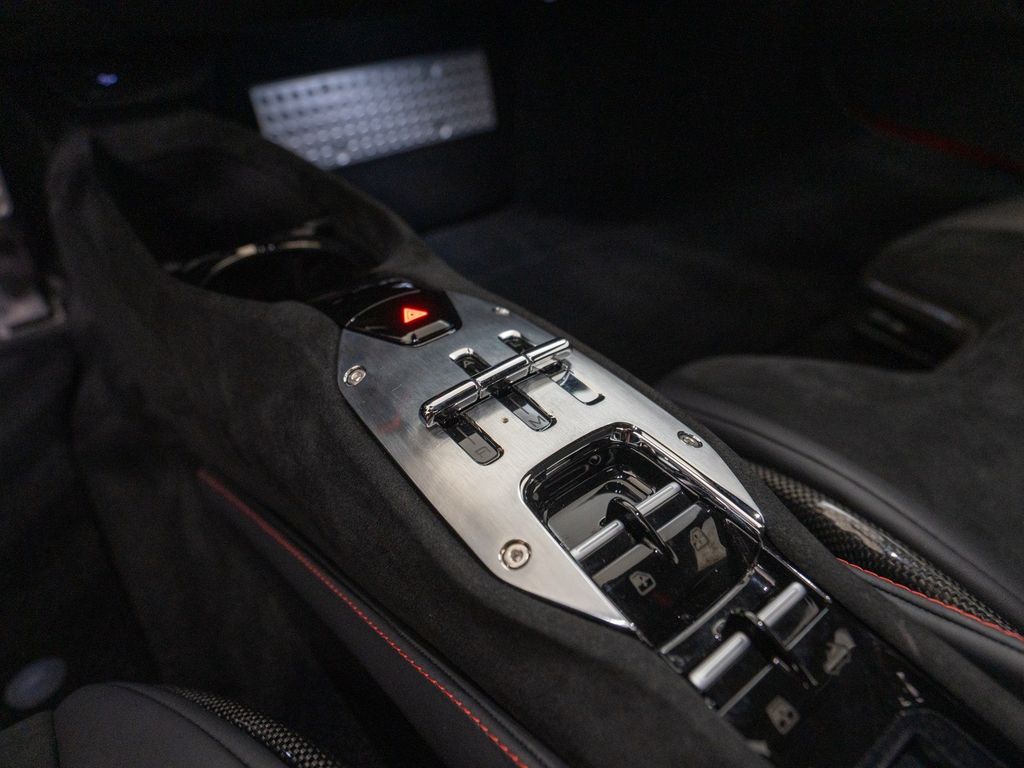 Ferrari SF90 2025