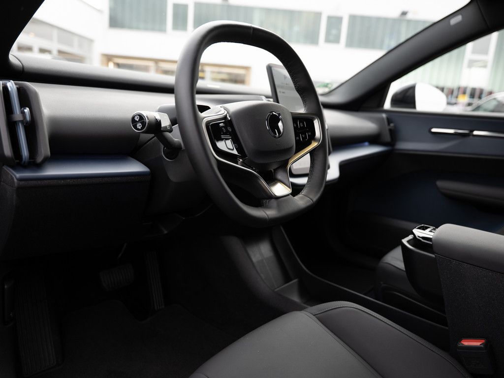 Volvo EX30 2025
