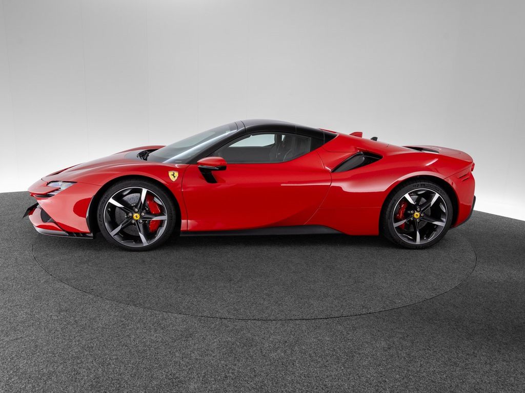 Ferrari SF90 2025