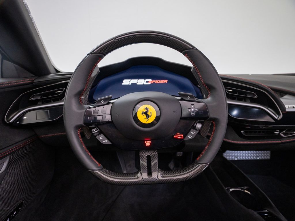 Ferrari SF90 2025