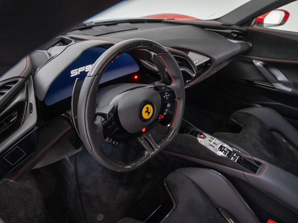 Ferrari SF90 2025