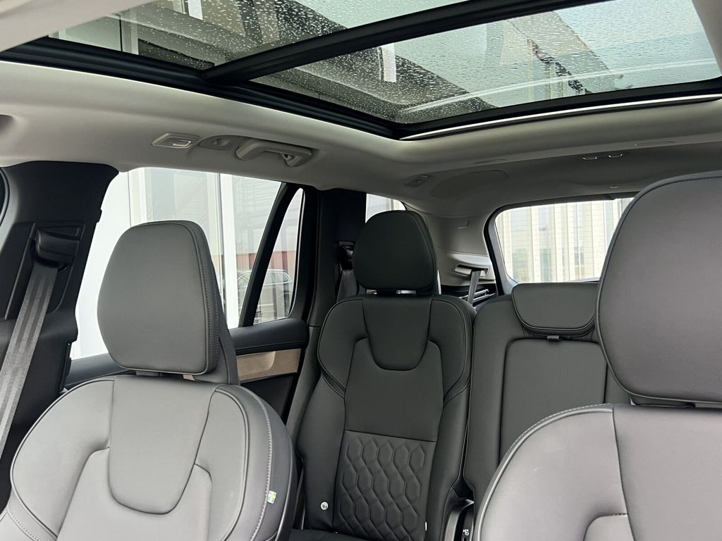 Volvo XC90 2025