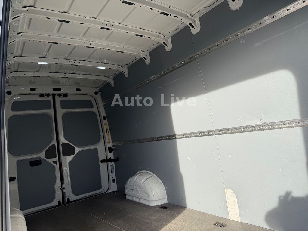 Volkswagen Crafter 2023