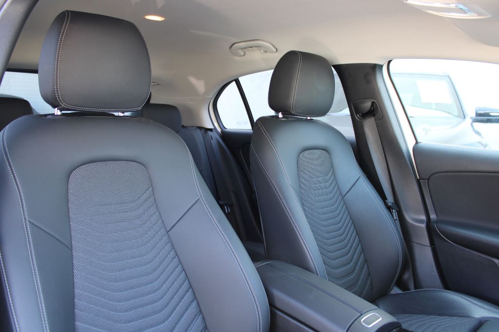 Mercedes-Benz A 180 2023