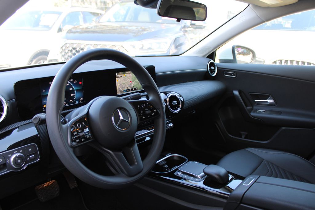 Mercedes-Benz A 180 2023