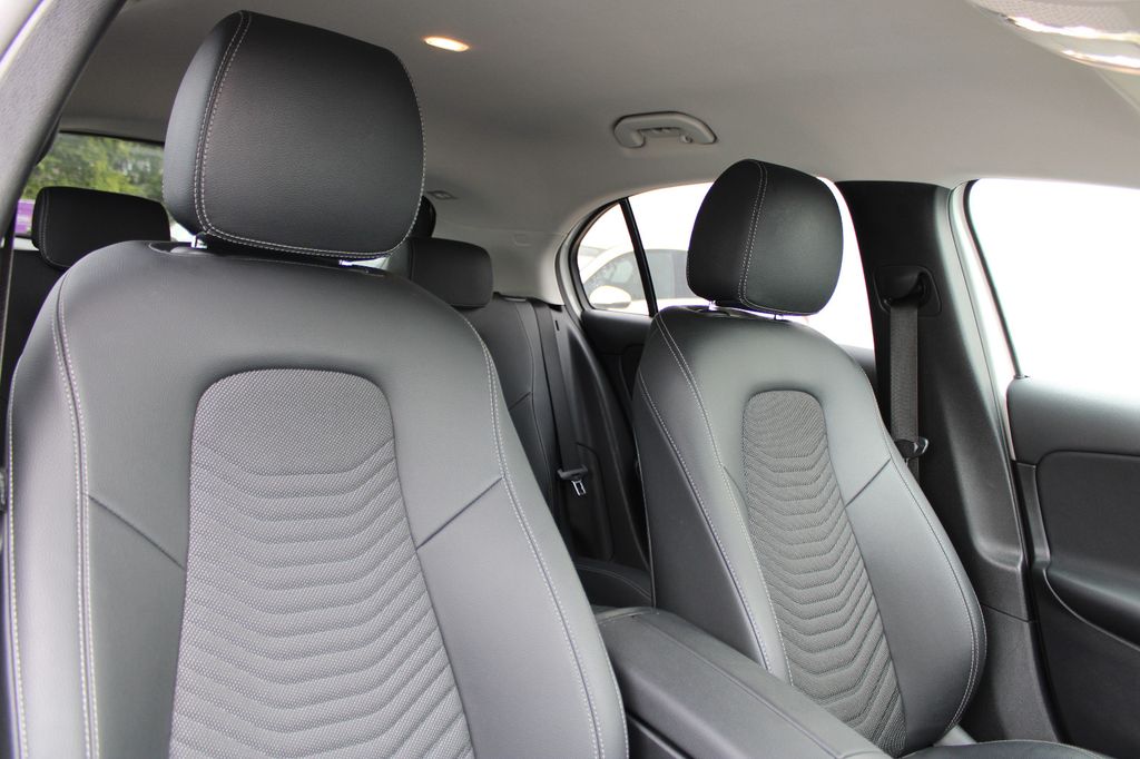 Mercedes-Benz A 180 2022