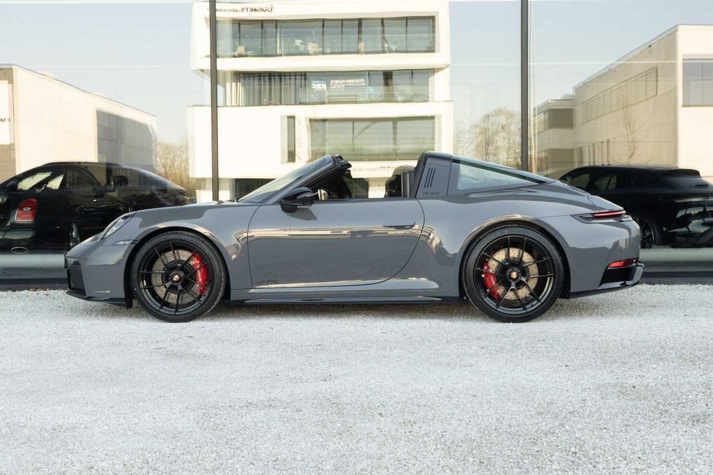Porsche 992 2025