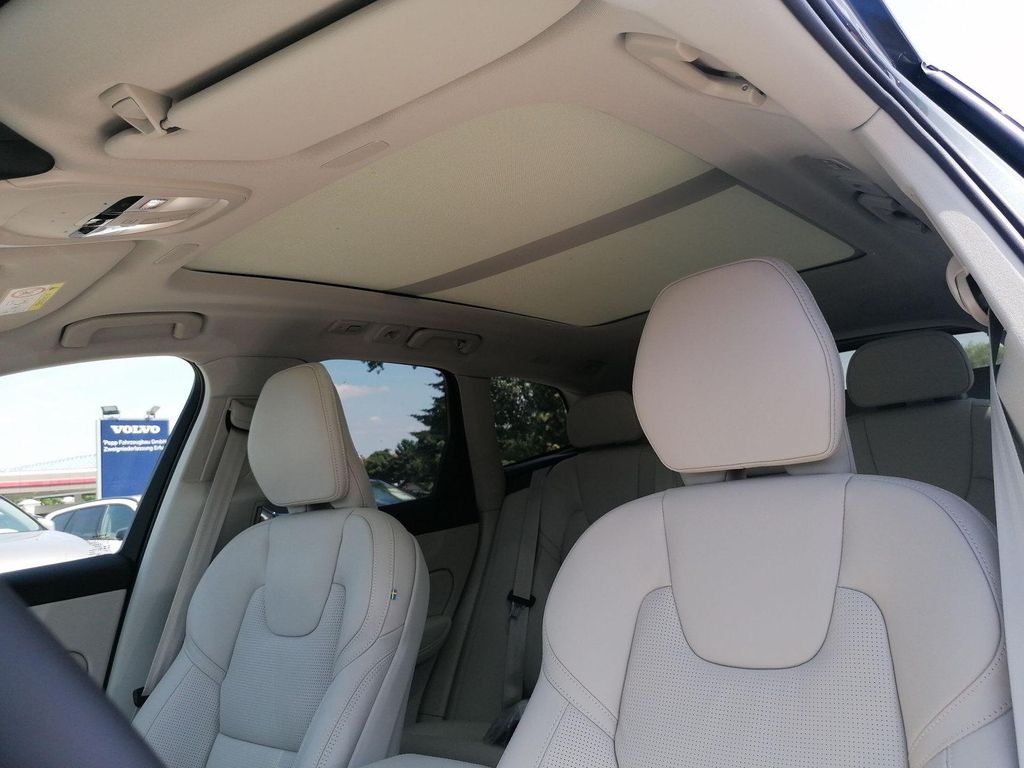Volvo XC60 2025