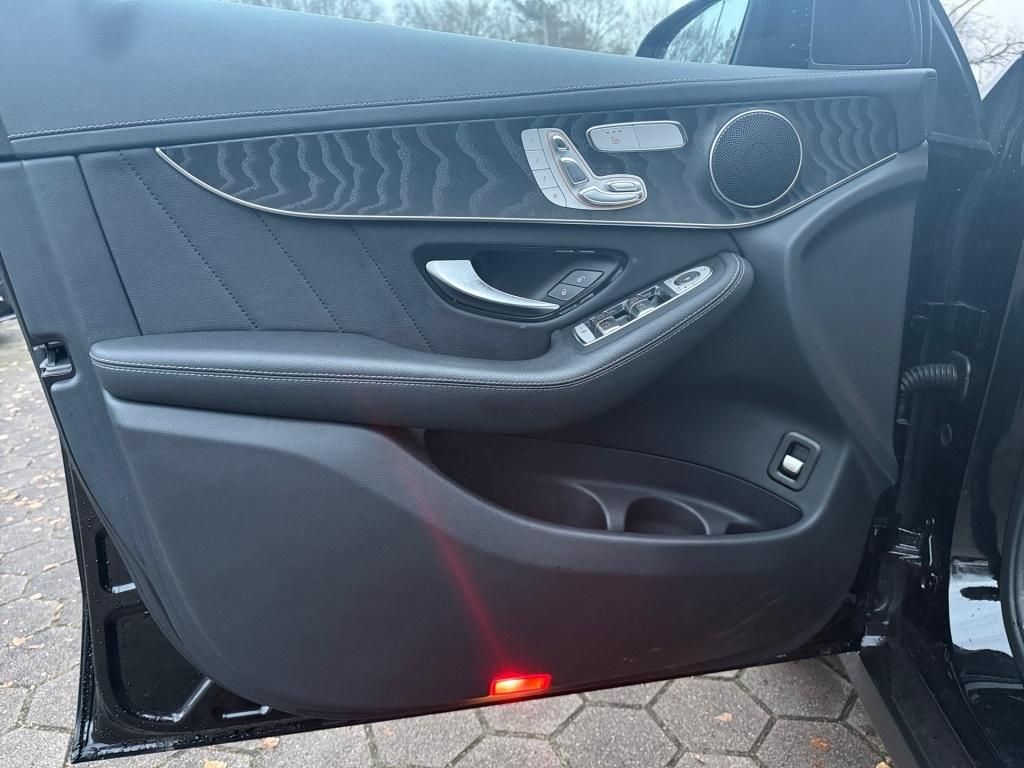 Mercedes-Benz GLC 300 2022