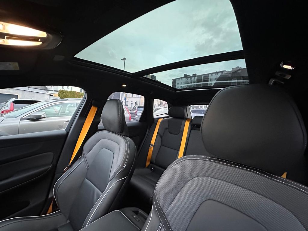 Volvo XC60 2025