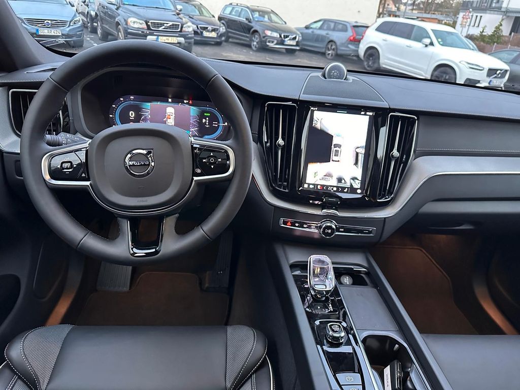 Volvo XC60 2025