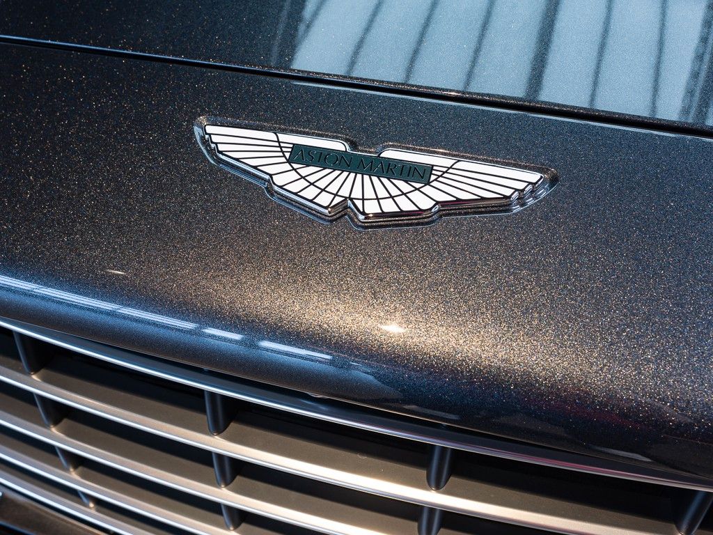 Aston Martin DBX 2024