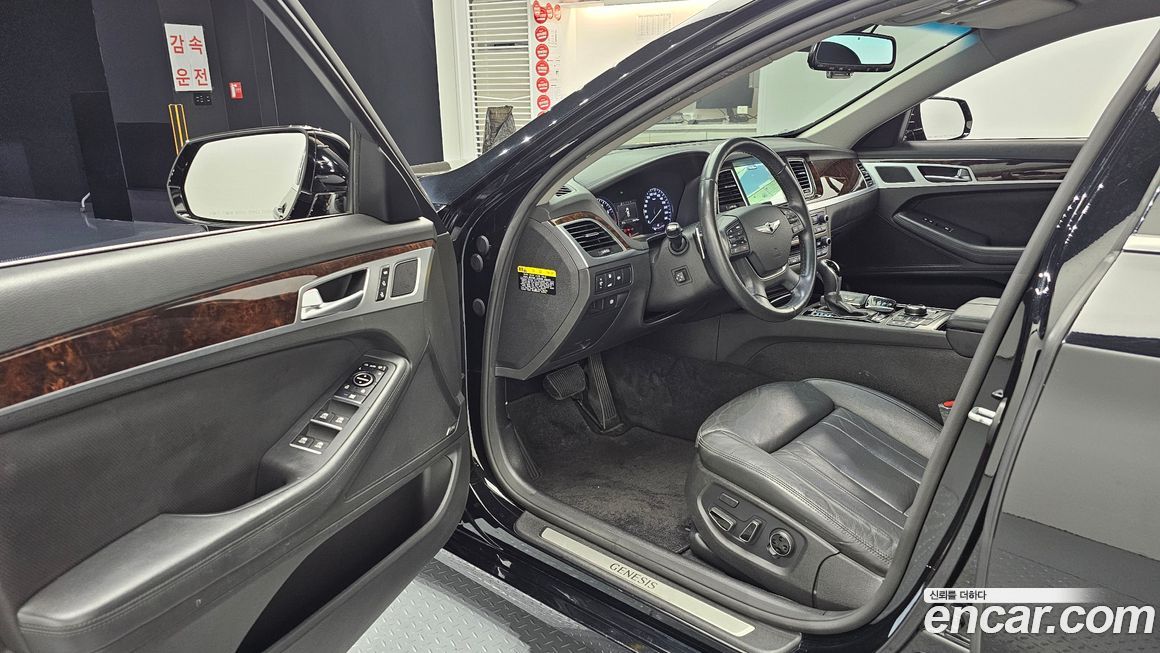 Hyundai Genesis 2016