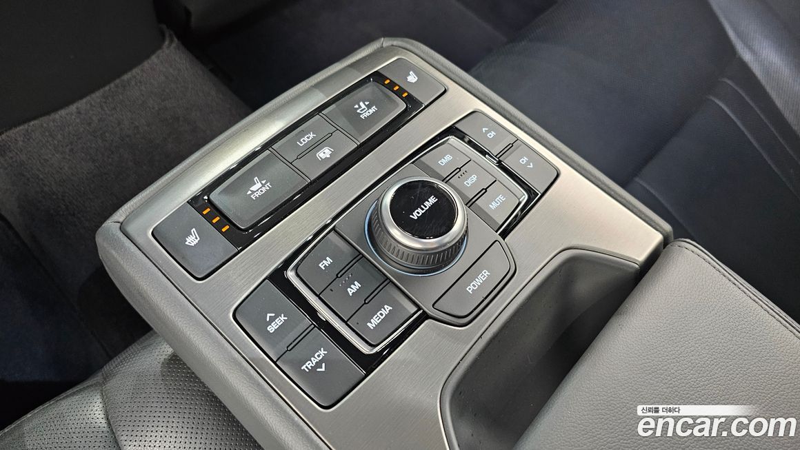 Hyundai Genesis 2016