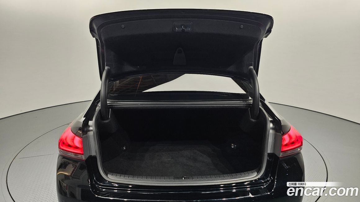 Hyundai Genesis 2016