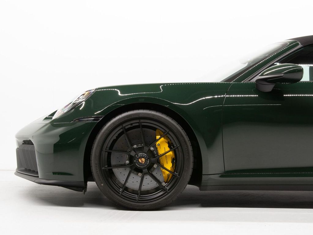 Porsche 992 2025