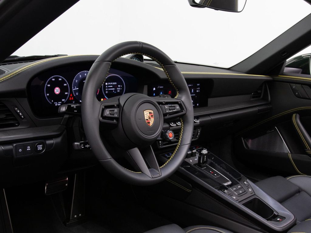 Porsche 992 2025
