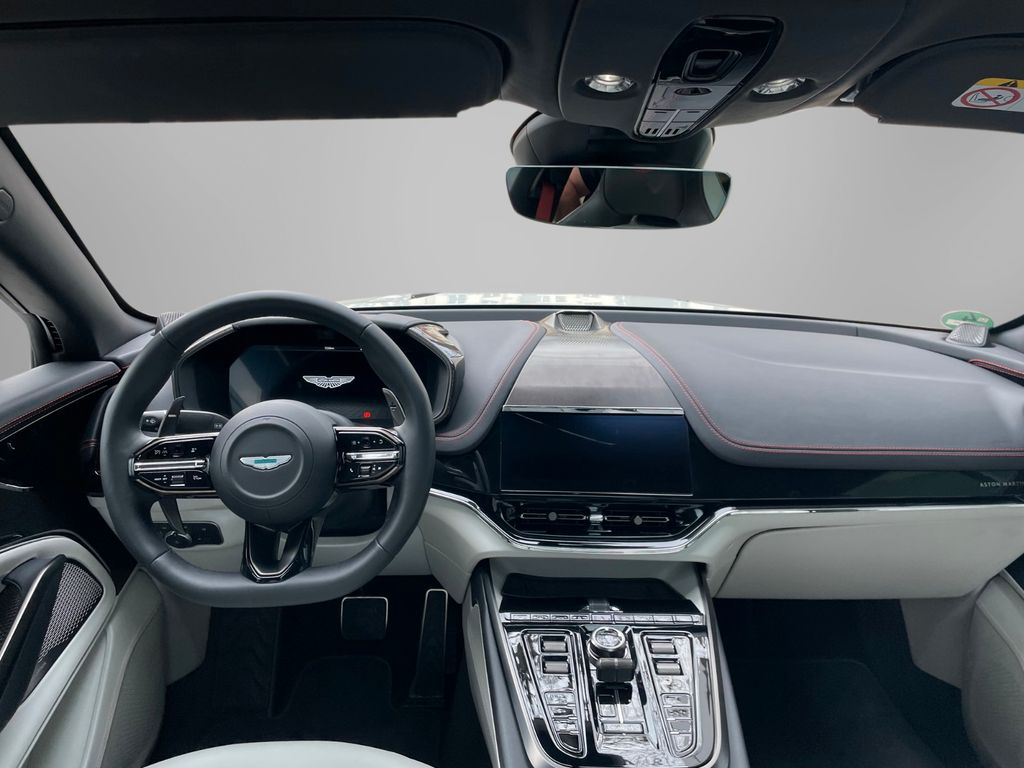 Aston Martin DBX 2024