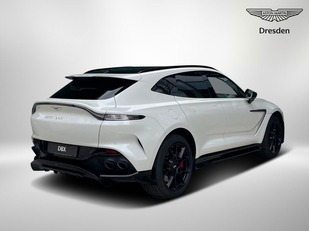 Aston Martin DBX 2024