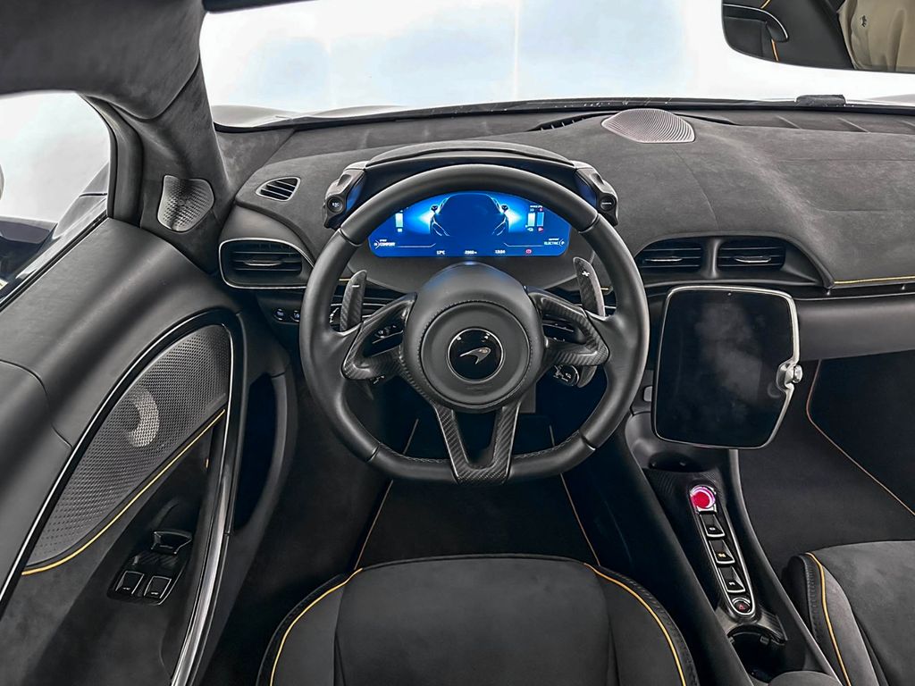 McLaren Artura 2024