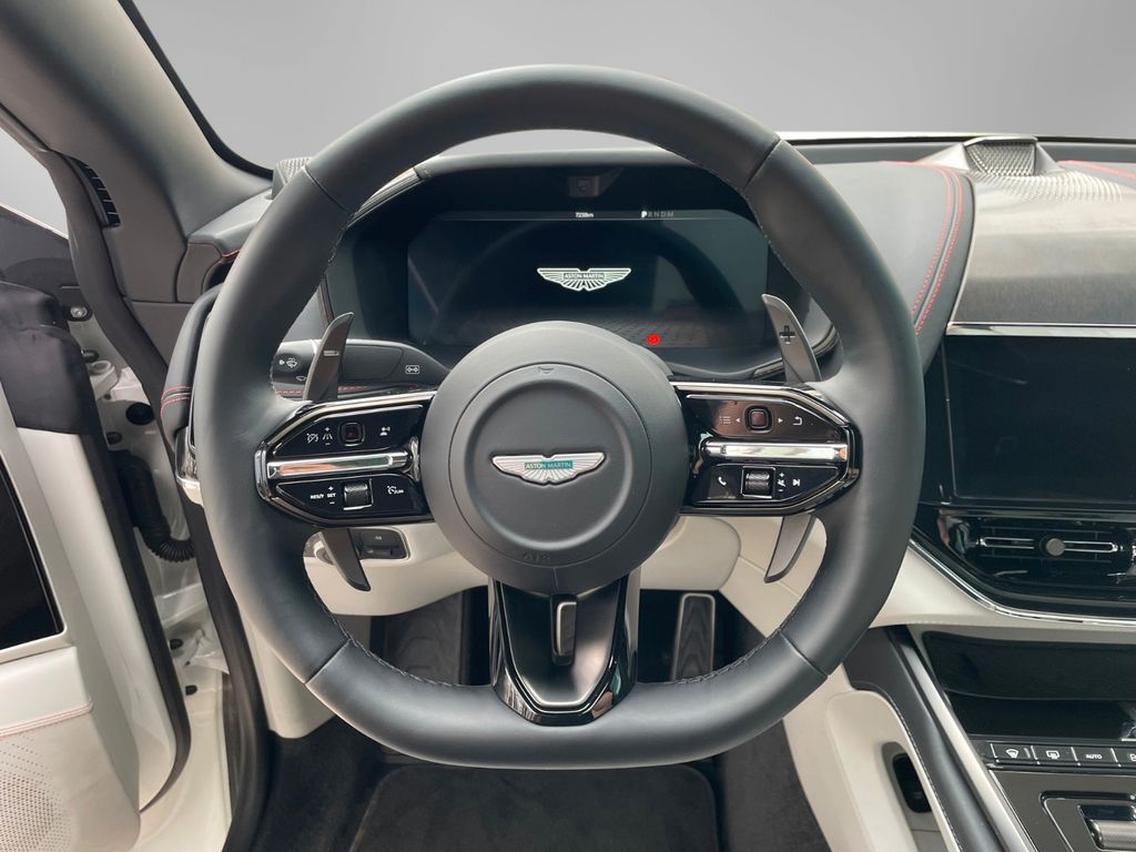 Aston Martin DBX 2024