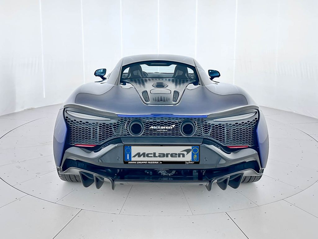 McLaren Artura 2024