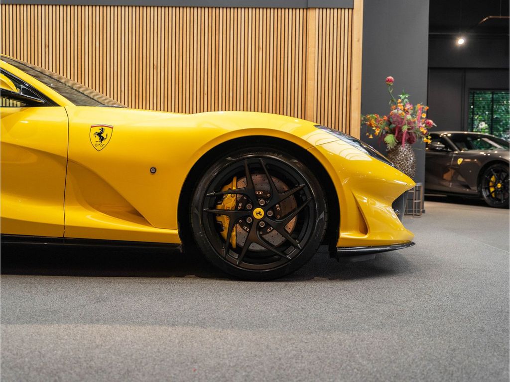 Ferrari 812 2019