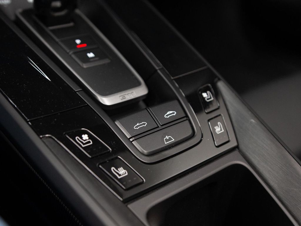 Porsche 992 2025