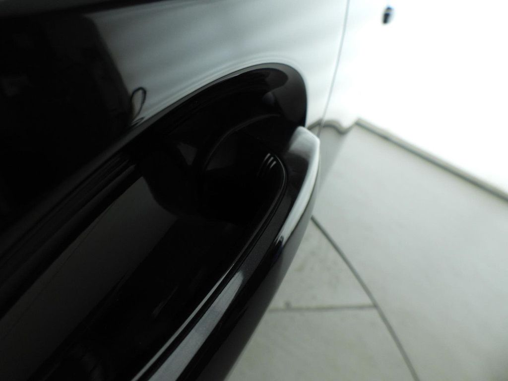 BMW 318 2024