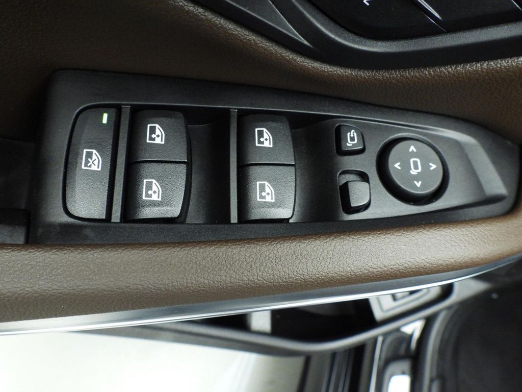 BMW 318 2024