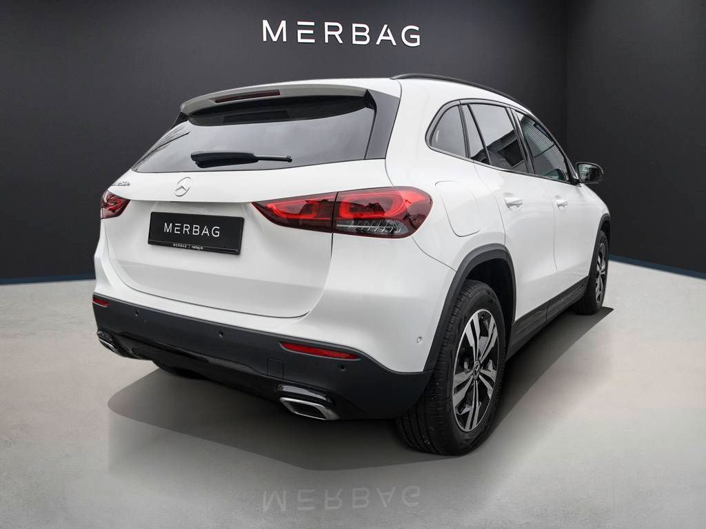 Mercedes-Benz GLA 250 2023
