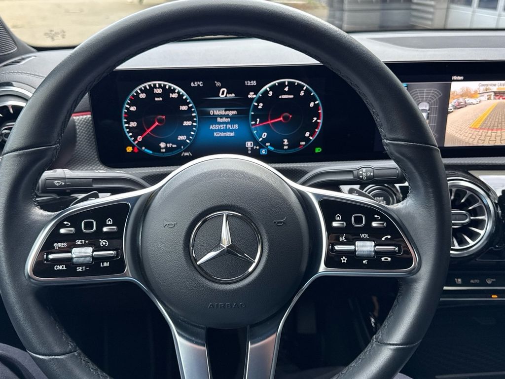 Mercedes-Benz CLA 180 2023