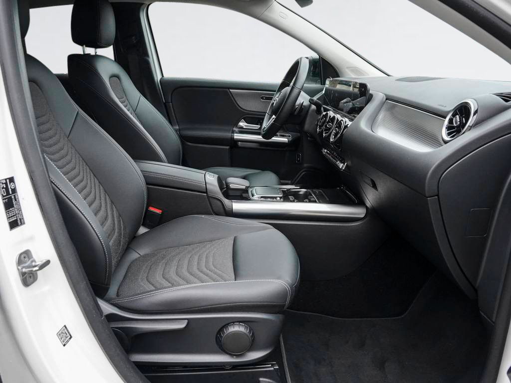 Mercedes-Benz GLA 250 2023