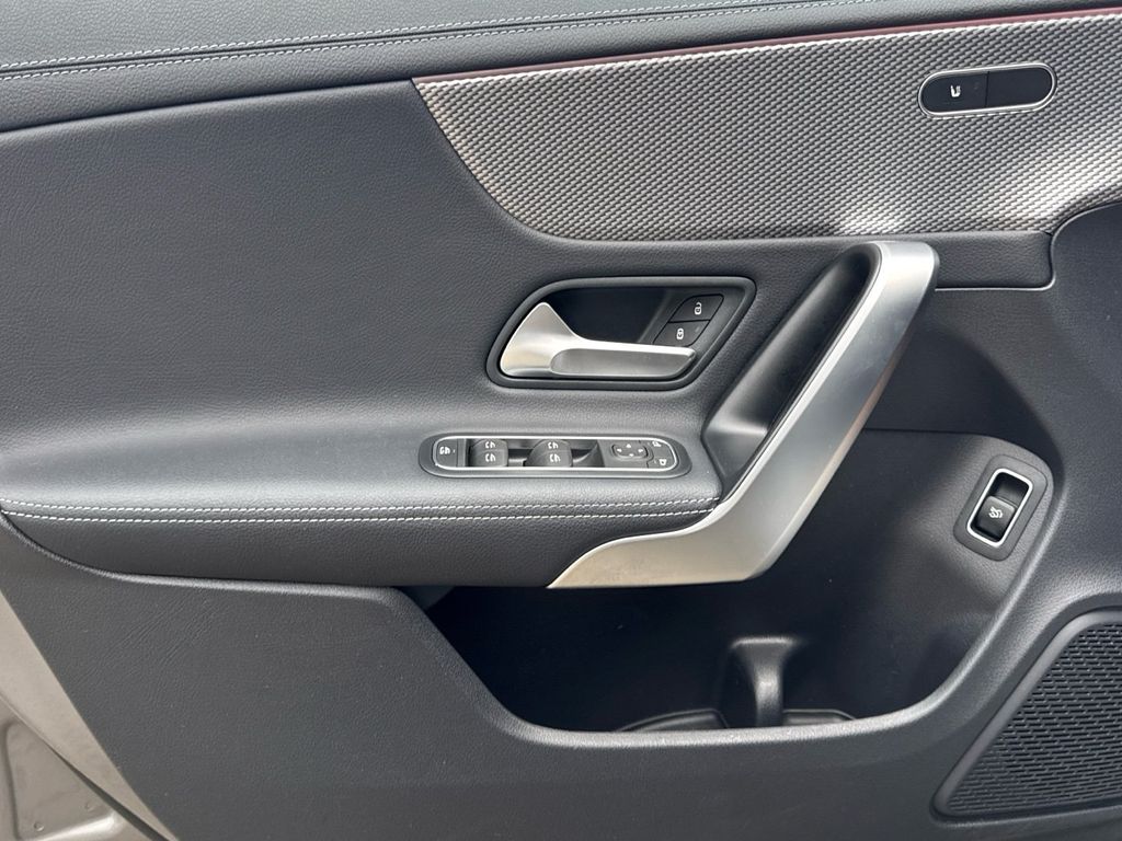 Mercedes-Benz CLA 180 2023