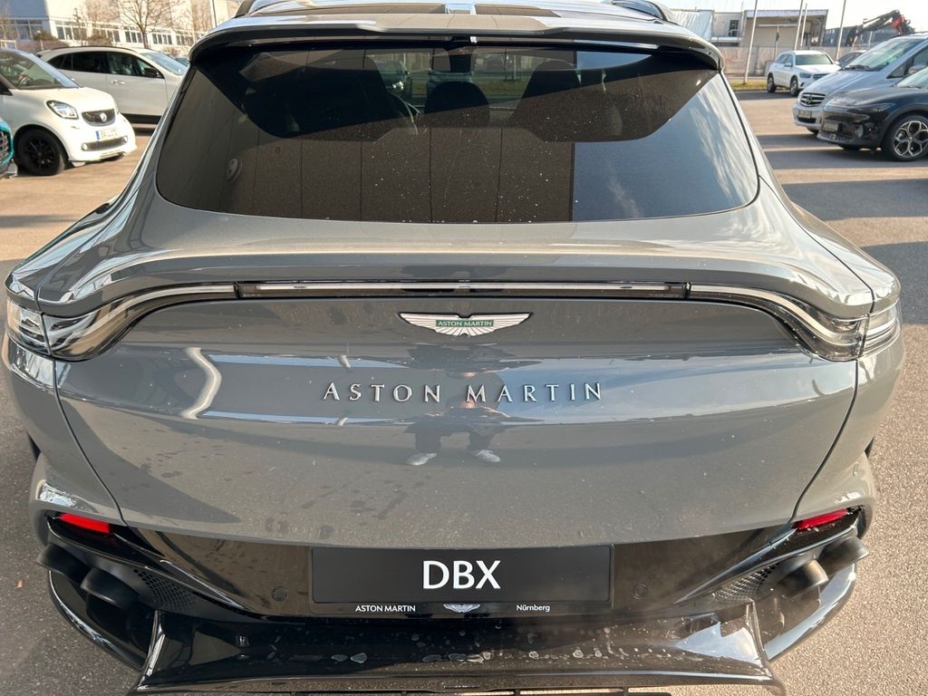 Aston Martin DBX