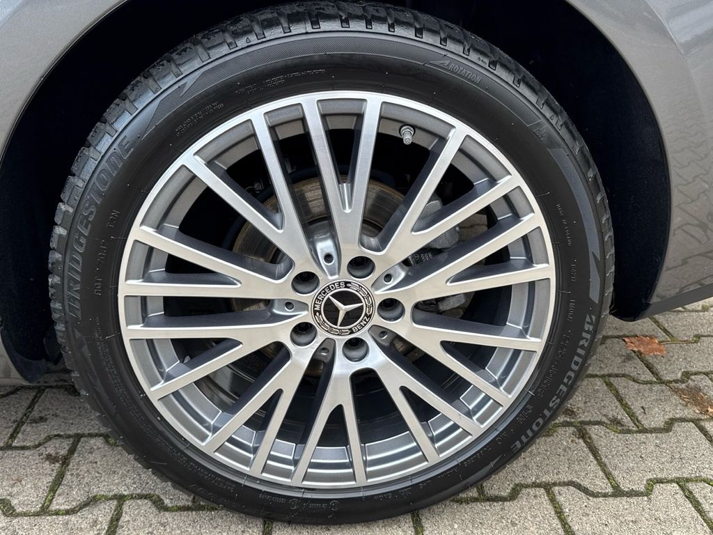 Mercedes-Benz CLA 180 2023