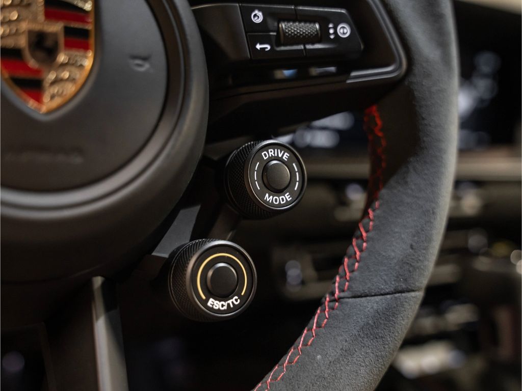 Porsche 992 2023