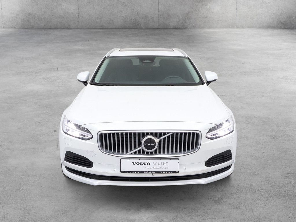 Volvo V90 2025