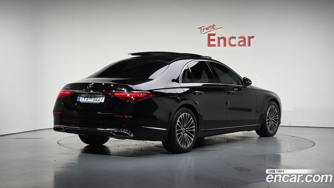 Mercedes-Benz S-Class 2024