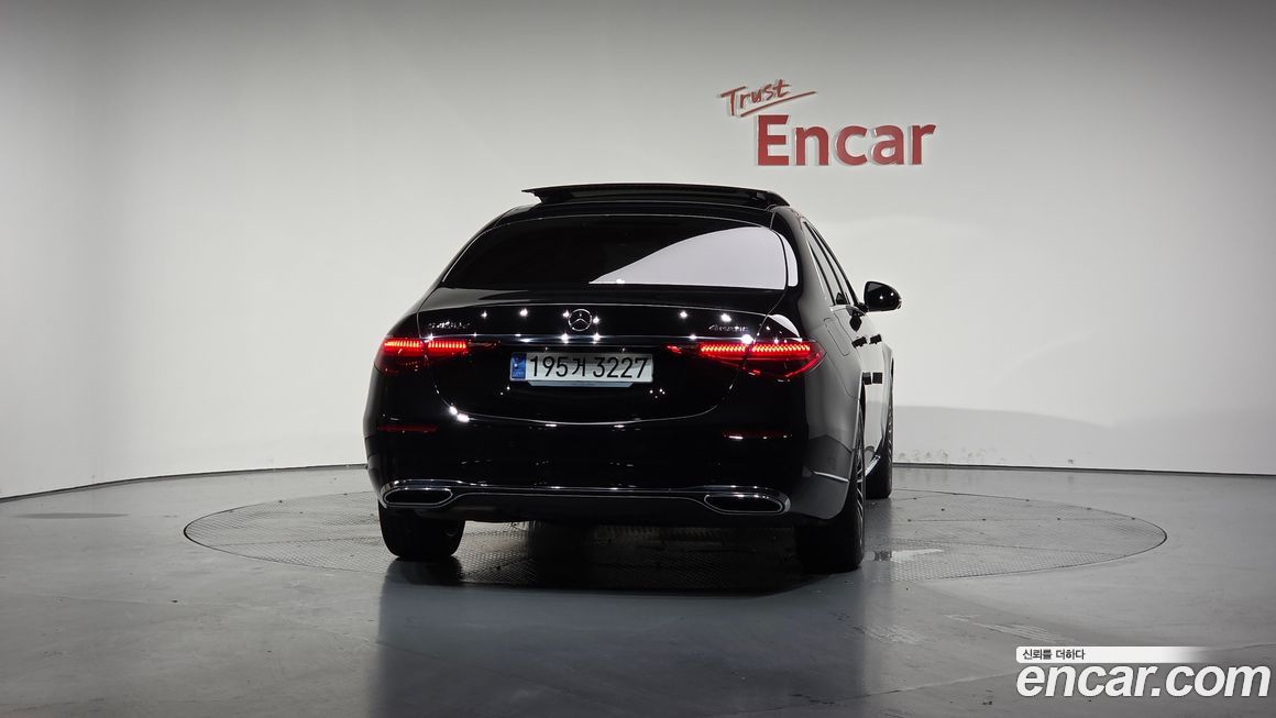 Mercedes-Benz S-Class 2024