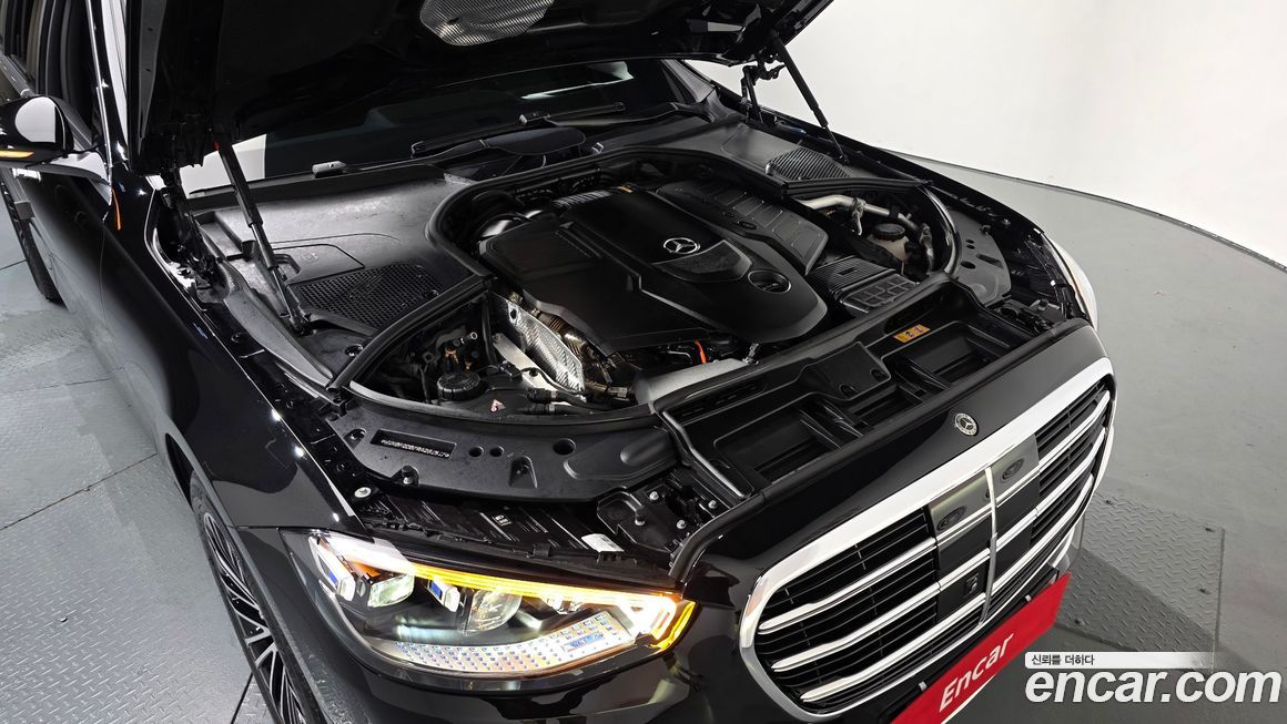 Mercedes-Benz S-Class 2024