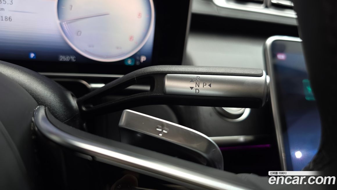 Mercedes-Benz S-Class 2024