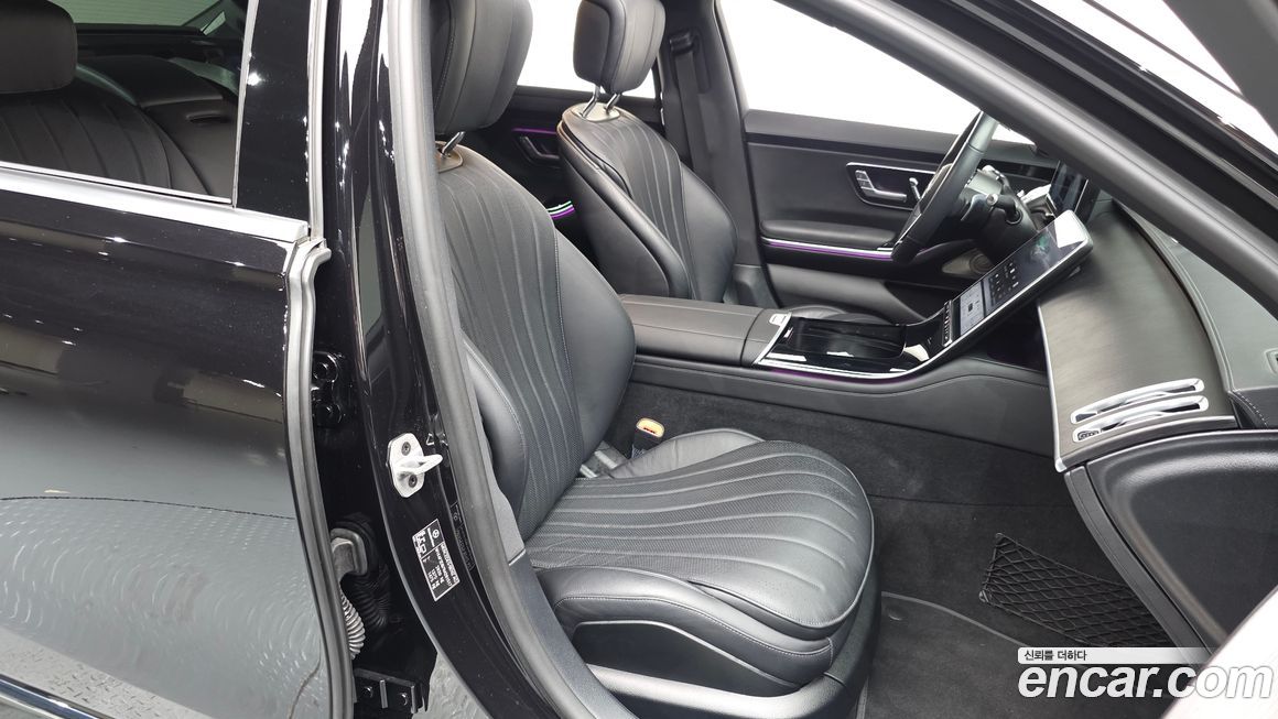 Mercedes-Benz S-Class 2024