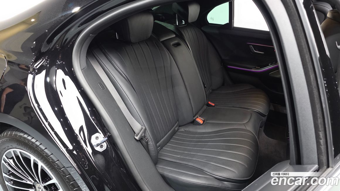 Mercedes-Benz S-Class 2024